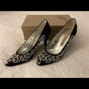 Beltrami Italian Designer Luxury Vintage Black Heels w Stunning Pearl Bead Work